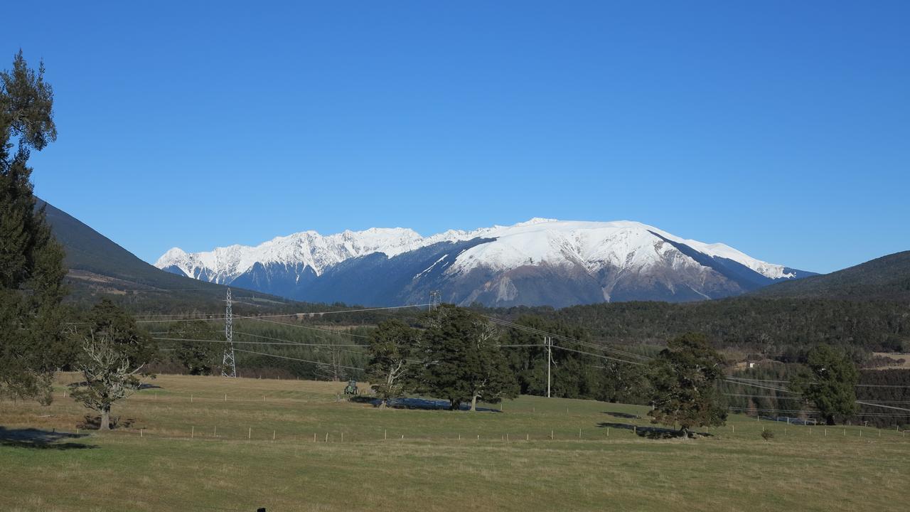 Tophouse Mountainview Cottages Сейнт Арнауд Екстериор снимка