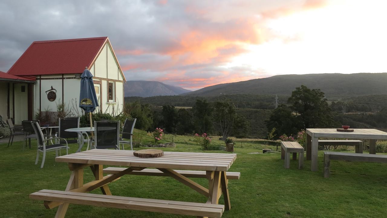 Tophouse Mountainview Cottages Сейнт Арнауд Екстериор снимка