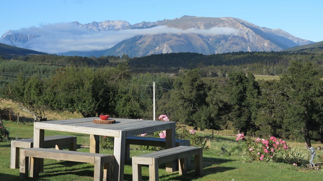 Tophouse Mountainview Cottages Сейнт Арнауд Екстериор снимка